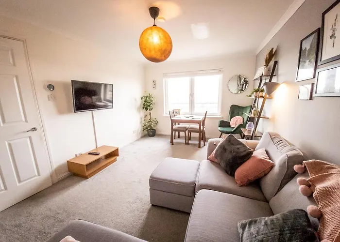 Tranquil 2Bed/2Bath Duplex Falkirk