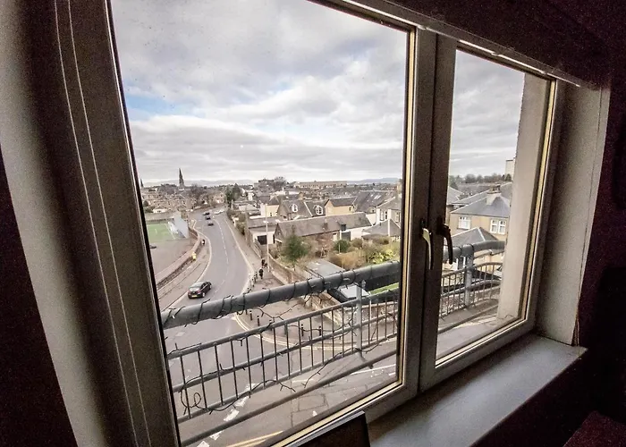 Tranquil 2Bed/2Bath Duplex Falkirk
